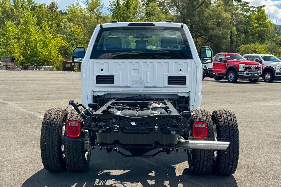 2026 Ford F-350 photo 4