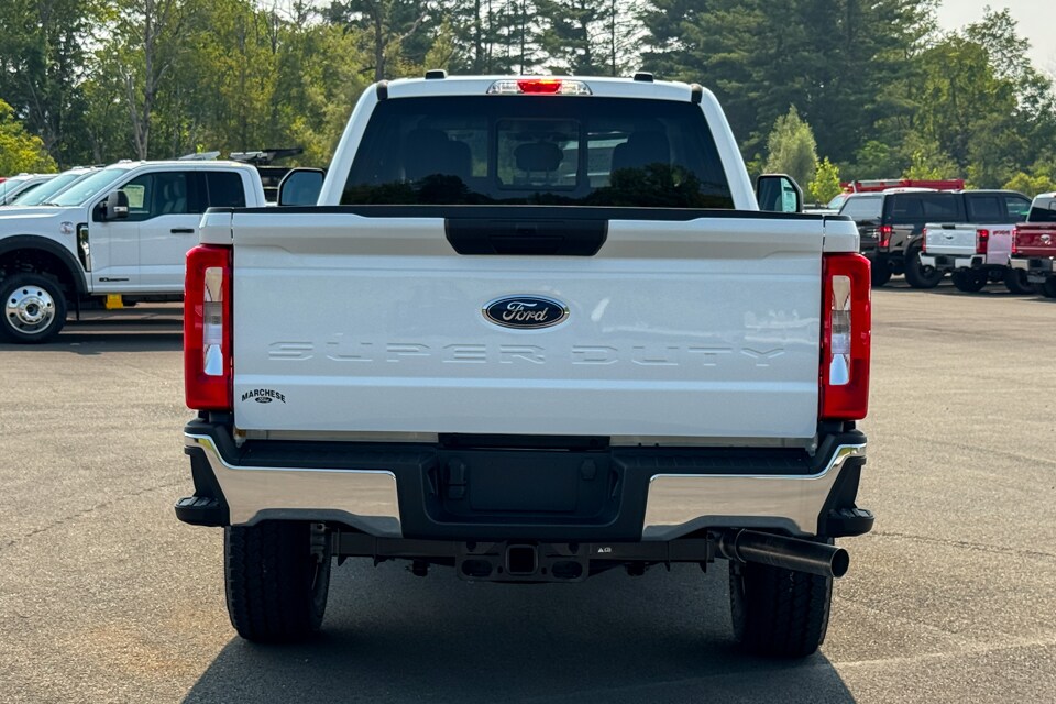 2025 Ford F-350 photo 4