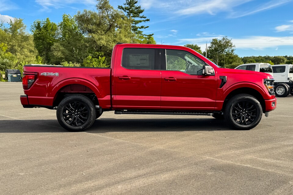 2025 Ford F-150 XLT photo 2