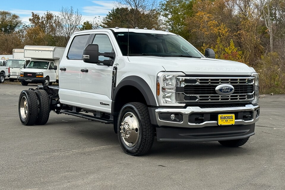 2026 Ford F-550 Super Duty Chassis Cab XL's photo