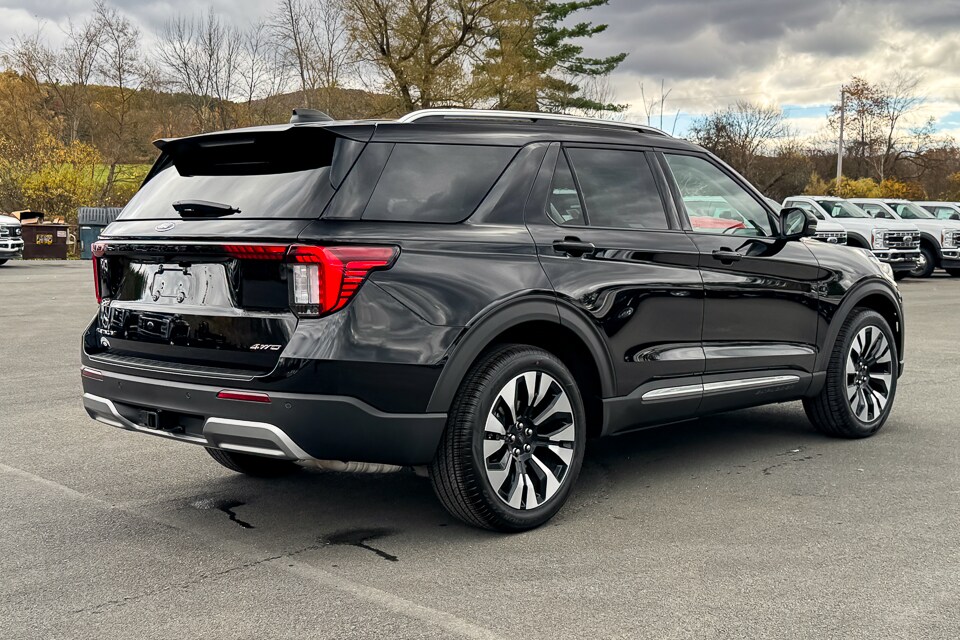 2025 Ford Explorer Platinum photo 2