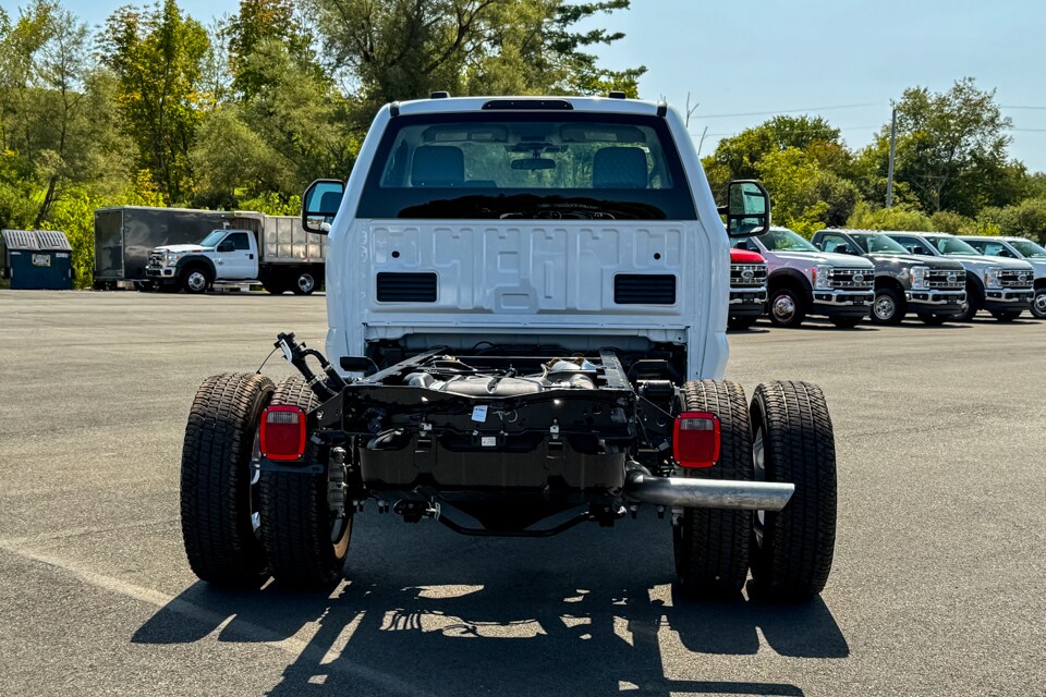 2026 Ford F-350 photo 4