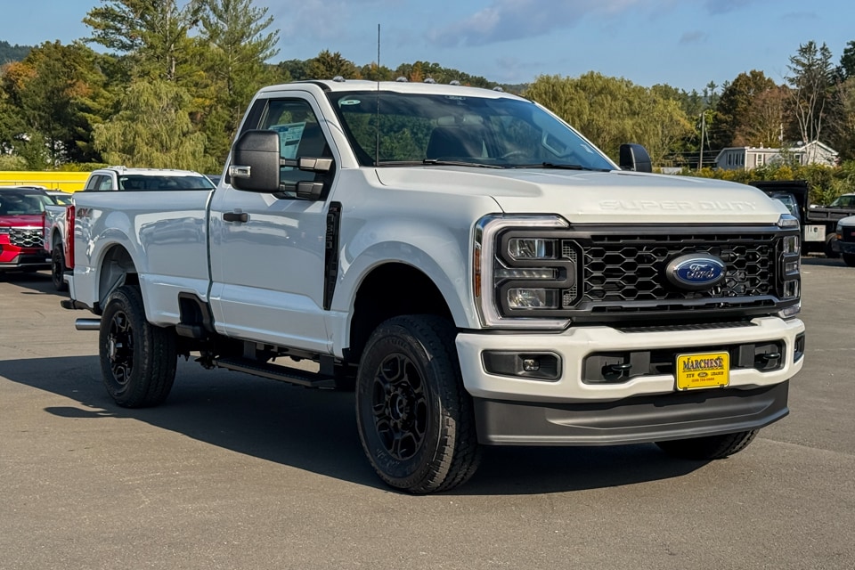 2026 Ford F-350 Super Duty XL's photo