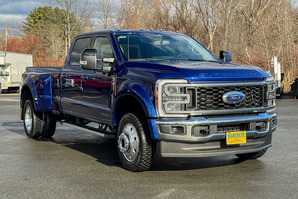 2026 Ford F-450 Super Duty Lariat's photo