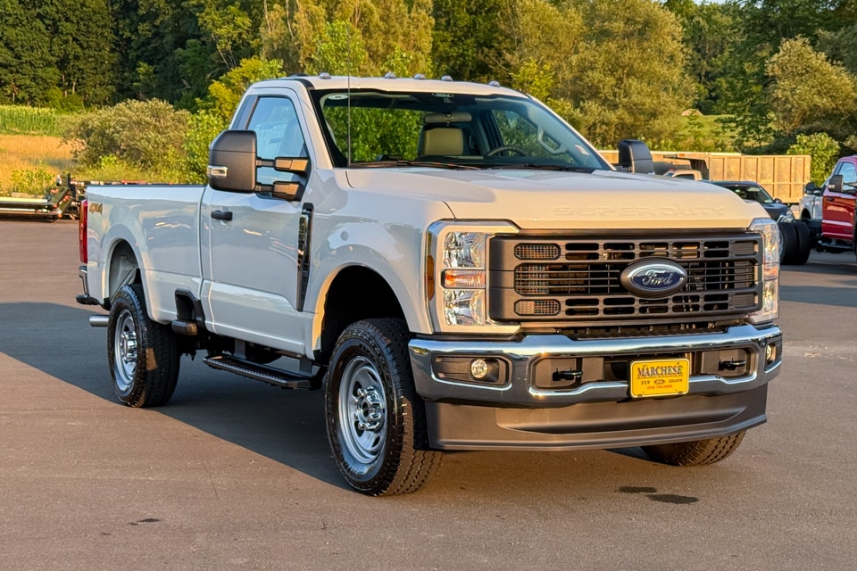 2025 Ford F-350 Super Duty XL's photo