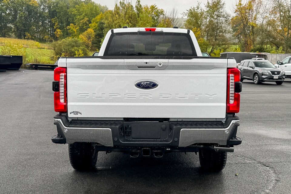 2026 Ford F-350 Lariat photo 4