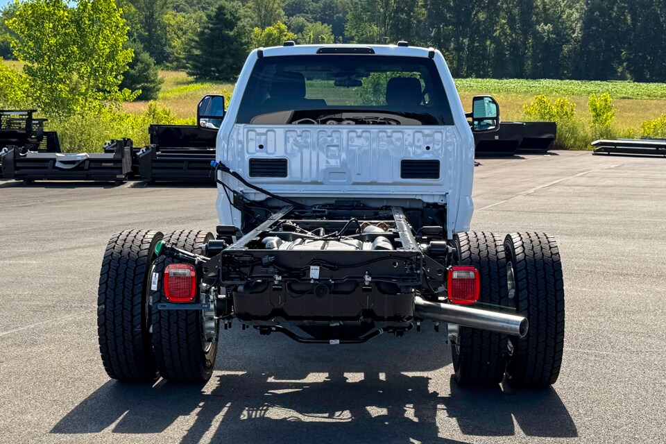 2025 Ford F-600 photo 4