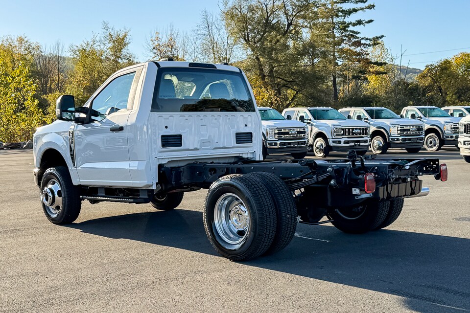 2026 Ford F-350 photo 4