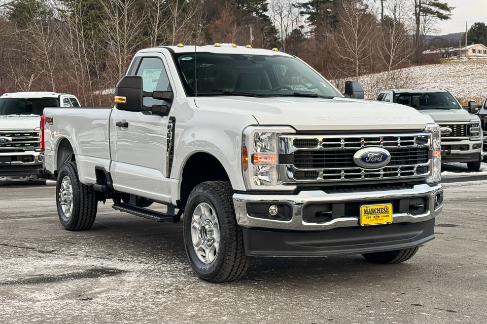 2025 Ford F-350 Super Duty XLT's photo