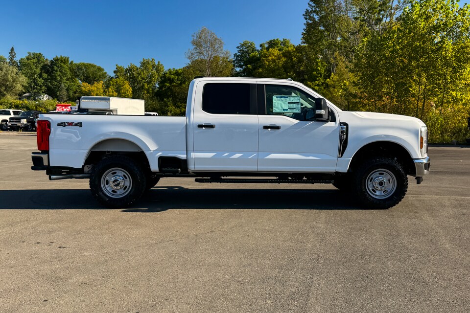 2026 Ford F-250 photo 2