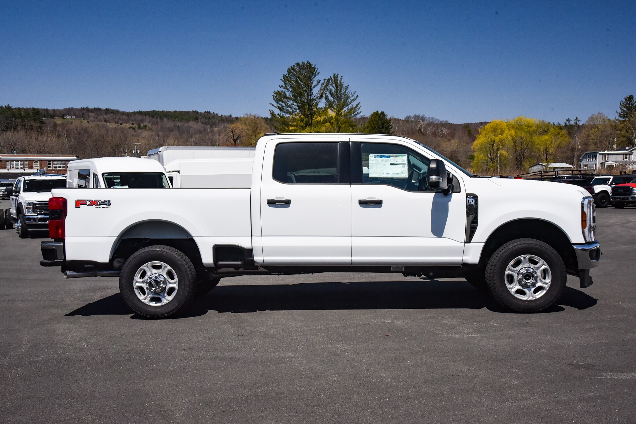 2025 Ford F-350 photo 2