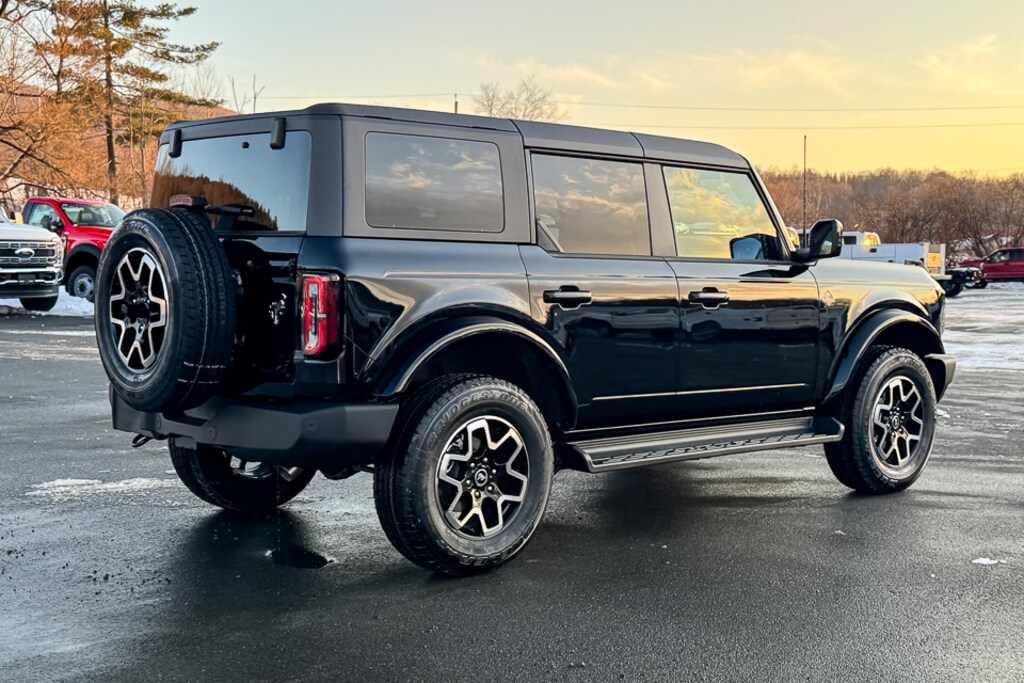 New 2025 Ford Bronco Outer BA Outer Banks WAGON
