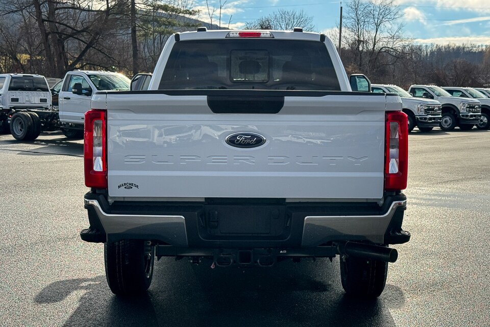 2026 Ford F-350 photo 4