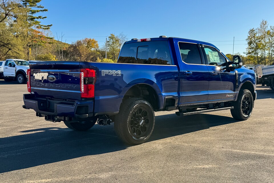 2026 Ford F-350 Lariat photo 3