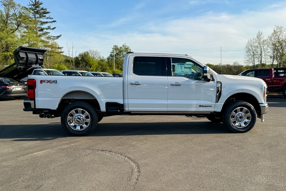 2025 Ford F-350 photo 2