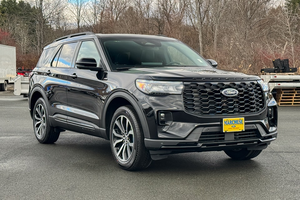 2026 Ford Explorer ST-LINE's photo