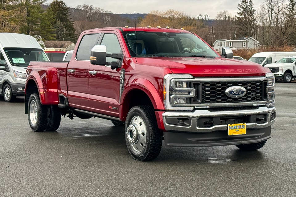 2026 Ford F-450 Super Duty Lariat's photo