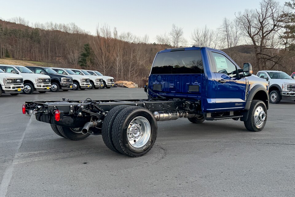 2026 Ford F-600 photo 2