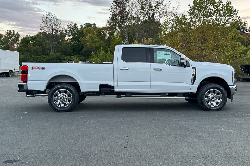 2026 Ford F-350 photo 2