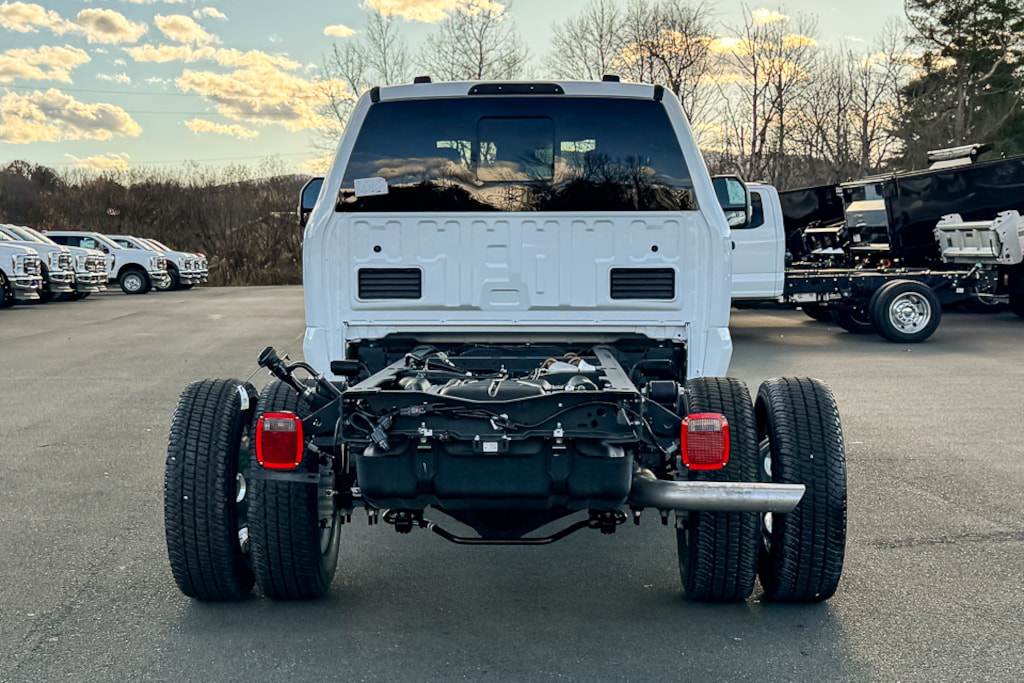 New 2026 Ford F350 Super Duty F-350 XL CAB CHASSIS