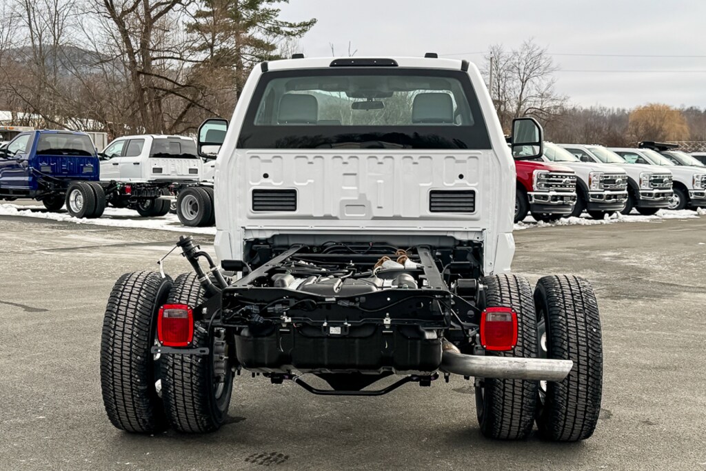 New 2026 Ford F350 Super Duty CAB CHASSIS