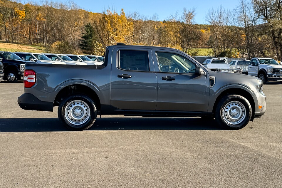 2025 Ford Maverick XL photo 2