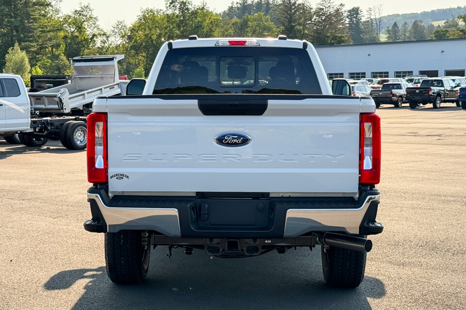 2025 Ford F-350 photo 4