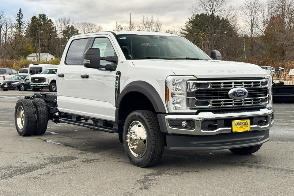 2025 Ford F-450 Super Duty Chassis Cab XL's photo