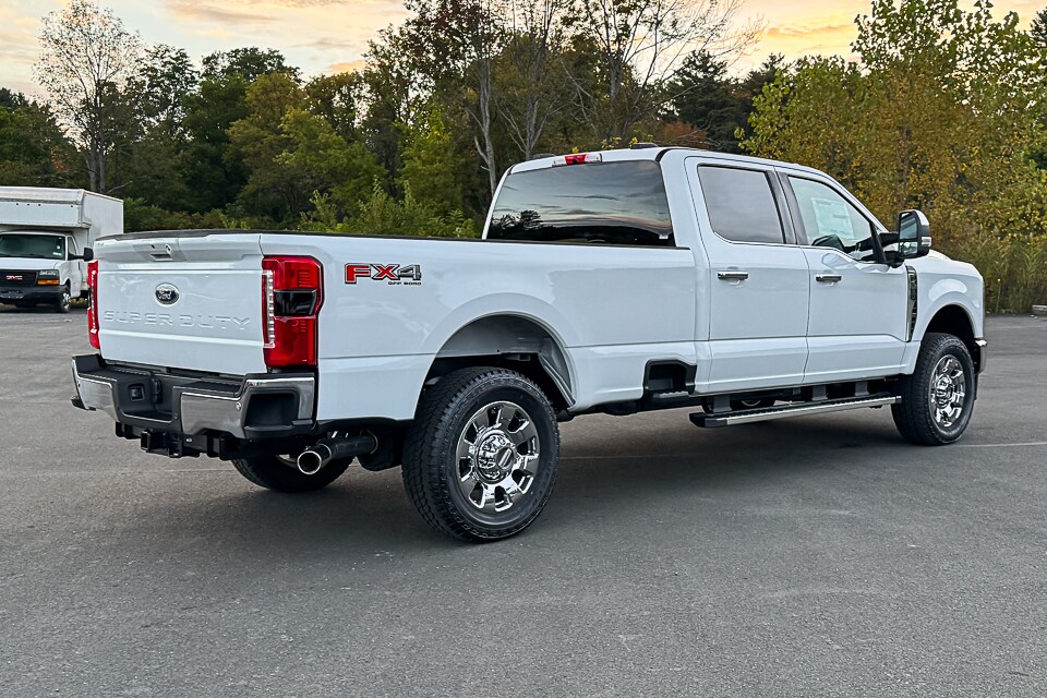 2026 Ford F-350 photo 3