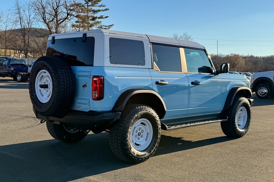 2025 Ford Bronco Heritage First Edition photo 3