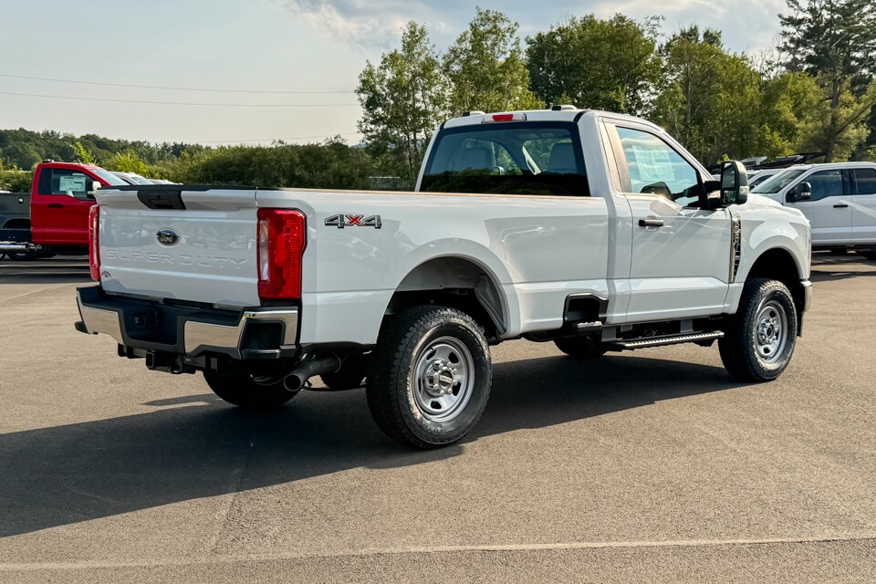 2025 Ford F-350 photo 3