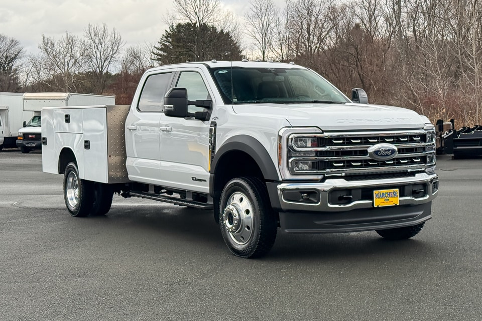 2026 Ford F-550 Super Duty Chassis Cab Lariat's photo