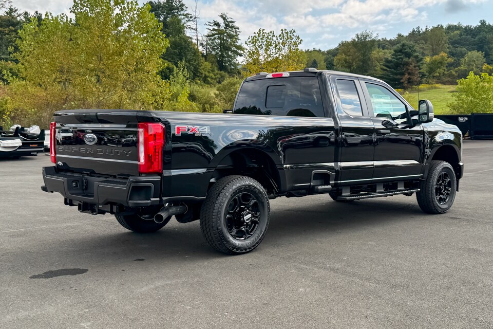 2026 Ford F-350 photo 3