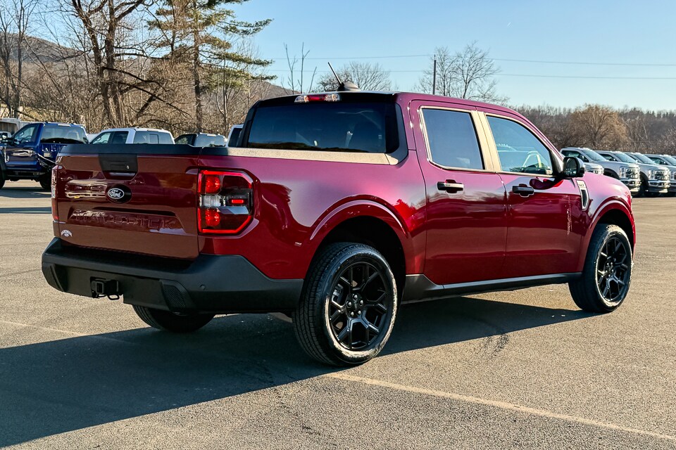 2025 Ford Maverick XLT photo 2