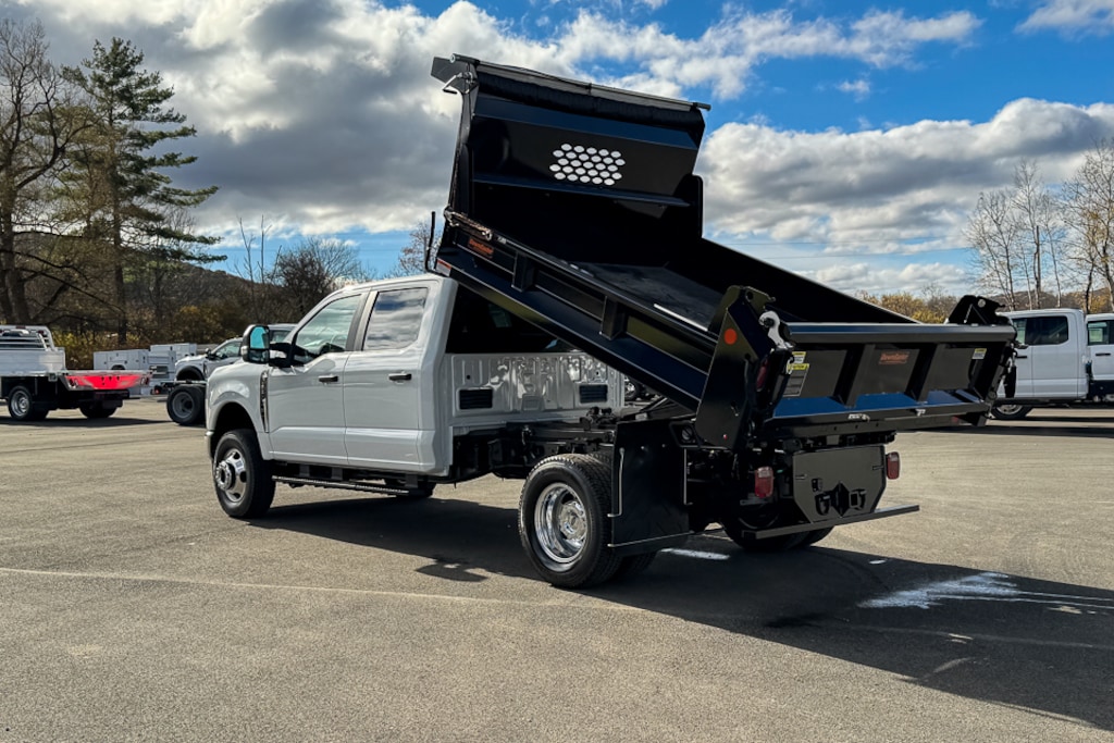 New 2026 Ford F350 Super Duty F-350 XL CAB CHASSIS
