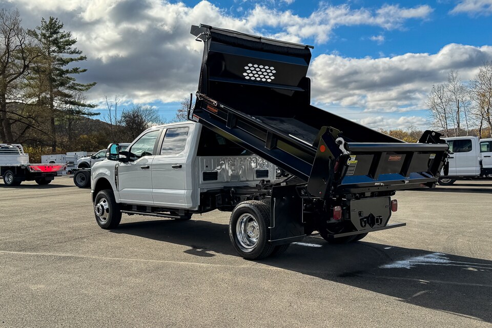 2026 Ford F-350 photo 3