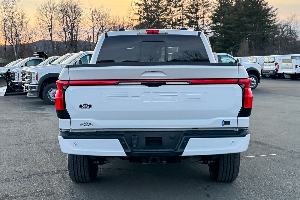 2025 Ford F-150 Lightning Lariat photo 4