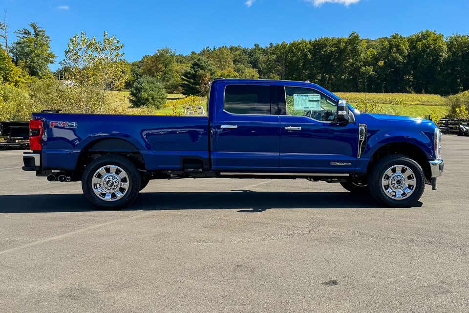 2026 Ford F-350 photo 2