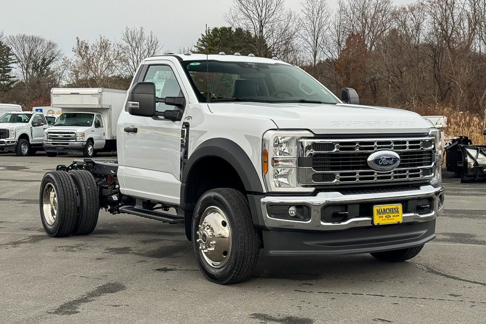 2026 Ford F-450 Super Duty Chassis Cab XL's photo