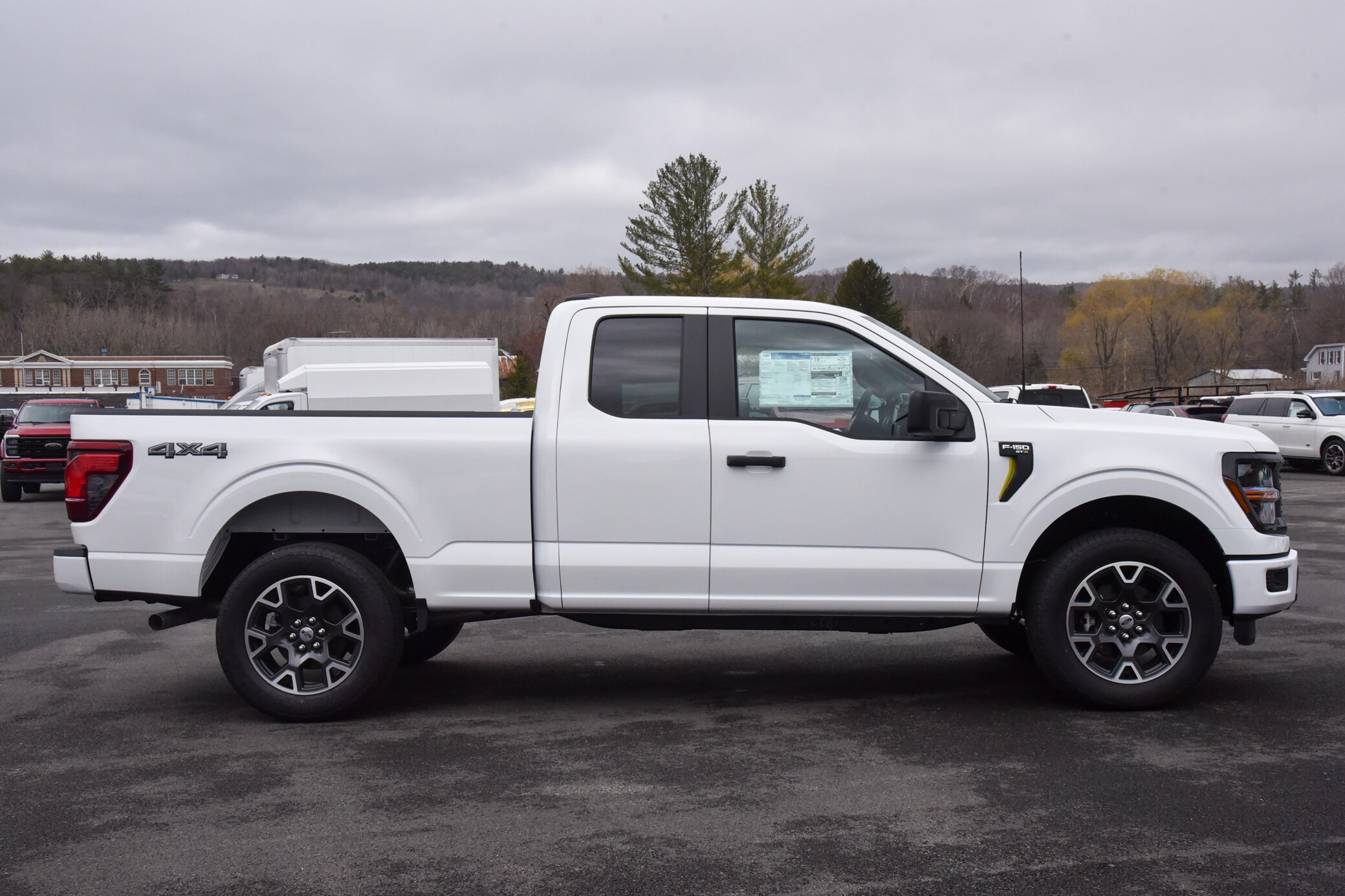 2025 Ford F-150 photo 2