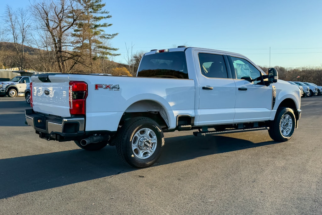 New 2025 Ford F350 Super Duty F-350 XLT PICKUP