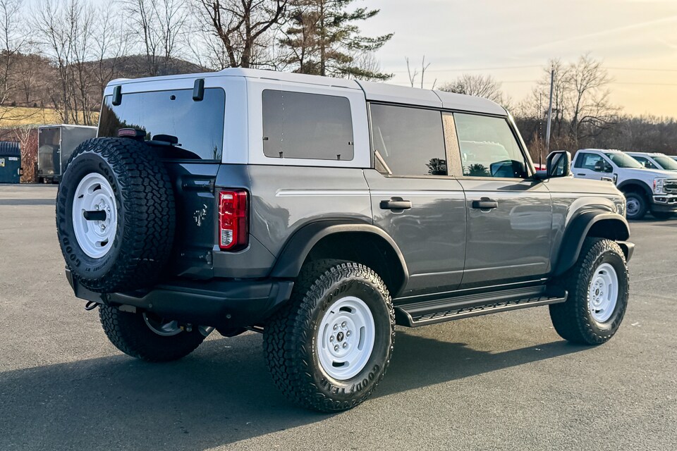 2025 Ford Bronco Heritage First Edition photo 3