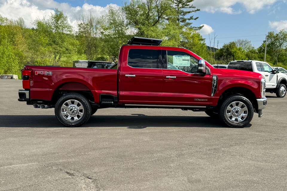 2025 Ford F-350 photo 2