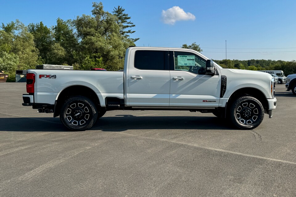 2025 Ford F-350 photo 2