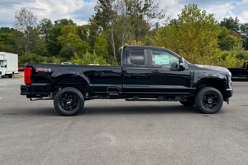 2026 Ford F-350 photo 2