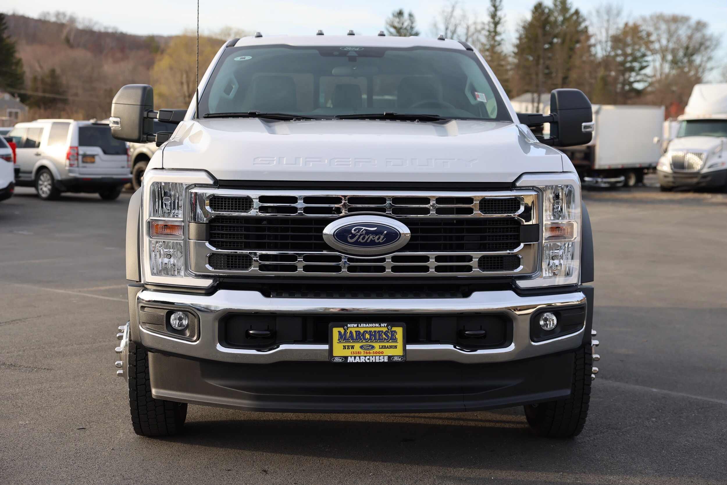 2025 Ford F-450 photo 2