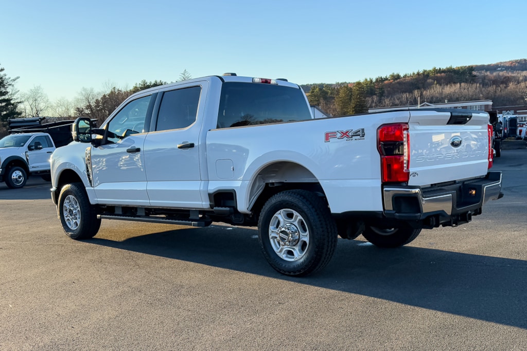 New 2025 Ford F350 Super Duty F-350 XLT PICKUP