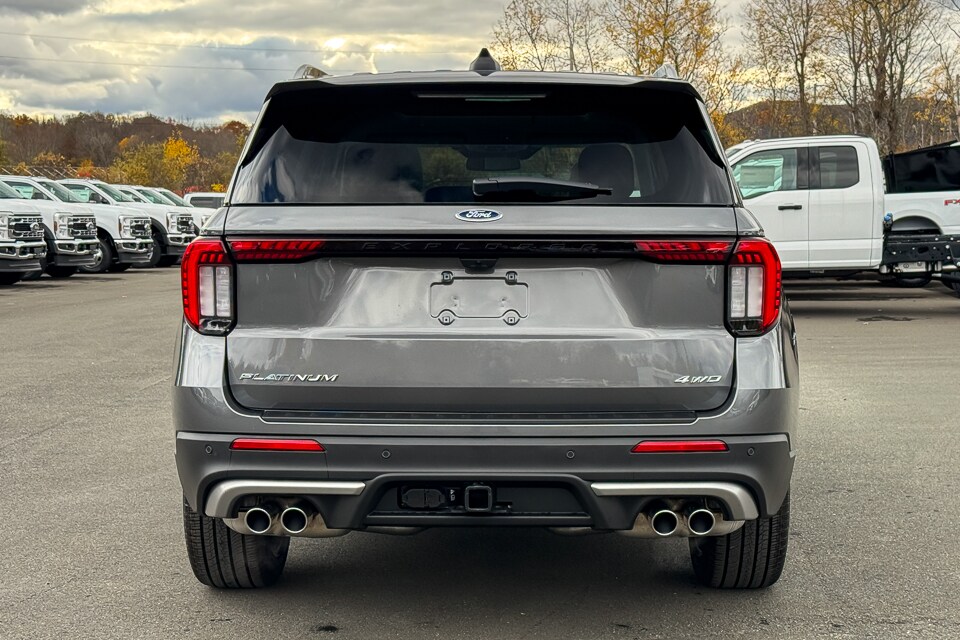 2025 Ford Explorer Platinum photo 4