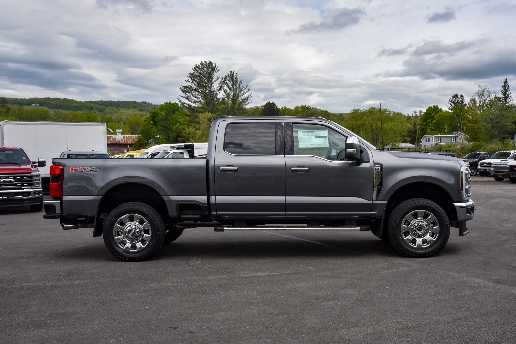 2025 Ford F-350 photo 2