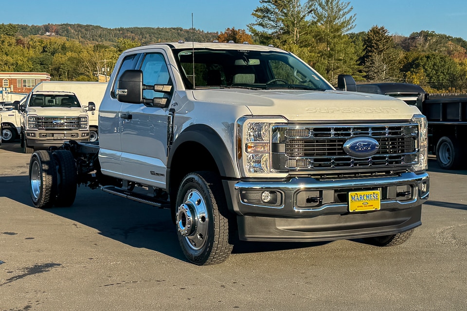 2026 Ford F-550 Super Duty Chassis Cab XLT's photo